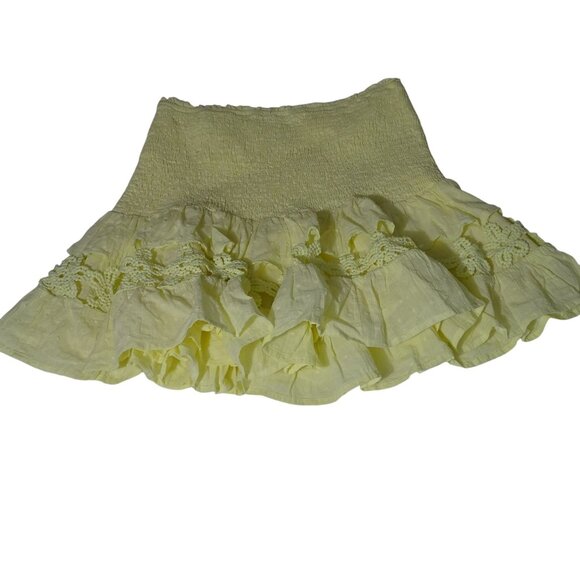 We're All Pretty Girls Yellow Smocked Ruffle Mini Skirt Women Size M Lined - Picture 4 of 11